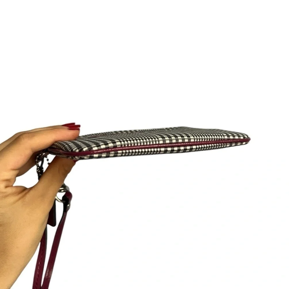 NWOT COACH F52142 Burgundy Plaid Wristlet with Hangtag